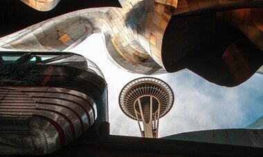 Museum de Pop Culture et vue sur le haut de Space Needle