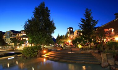 Promenade de Whistler au crépuscule