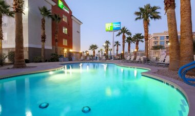 Holiday Inn Express Pool Holiday Inn Express pool