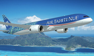 Avion air tahiti nui Avion air tahiti nui volant au dessus de bora bora