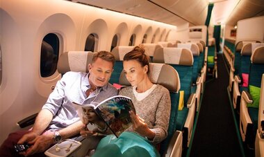 Famille dans l'avion Reva Magazine 